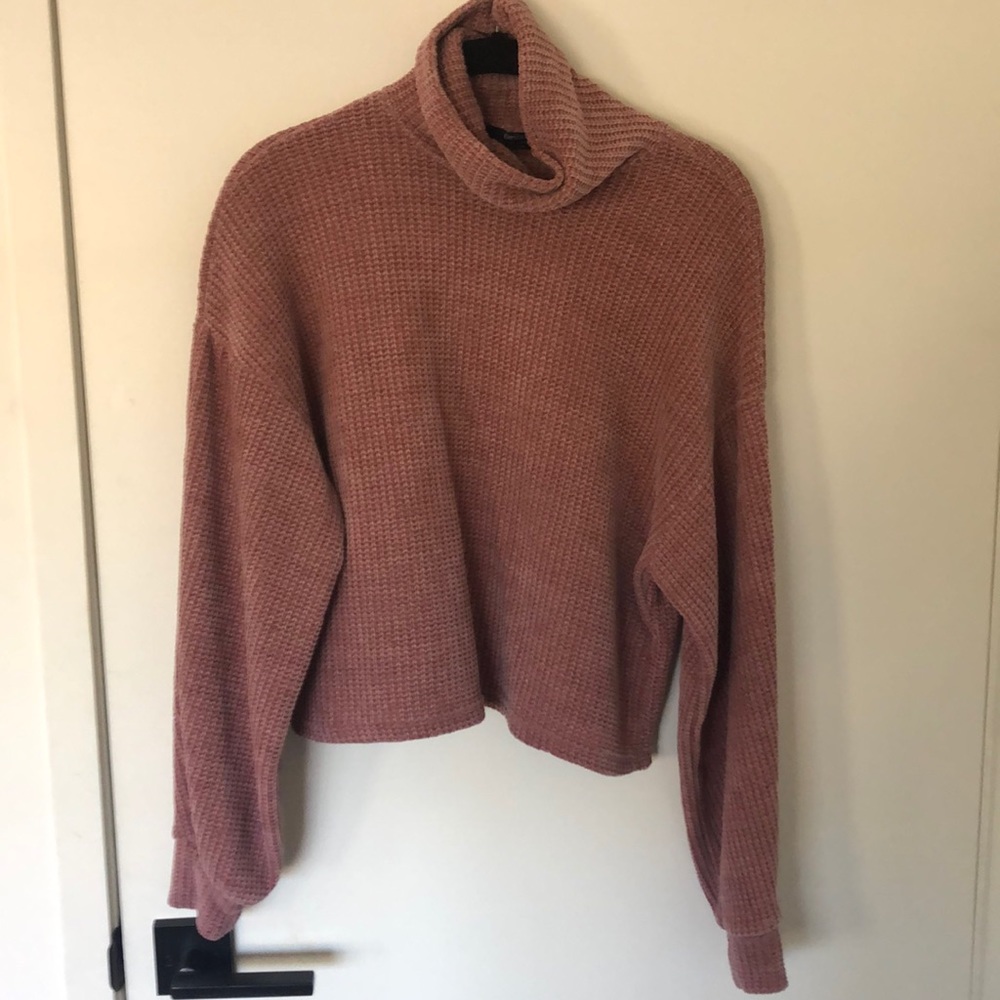 Cropped Turtle Neck color:rose